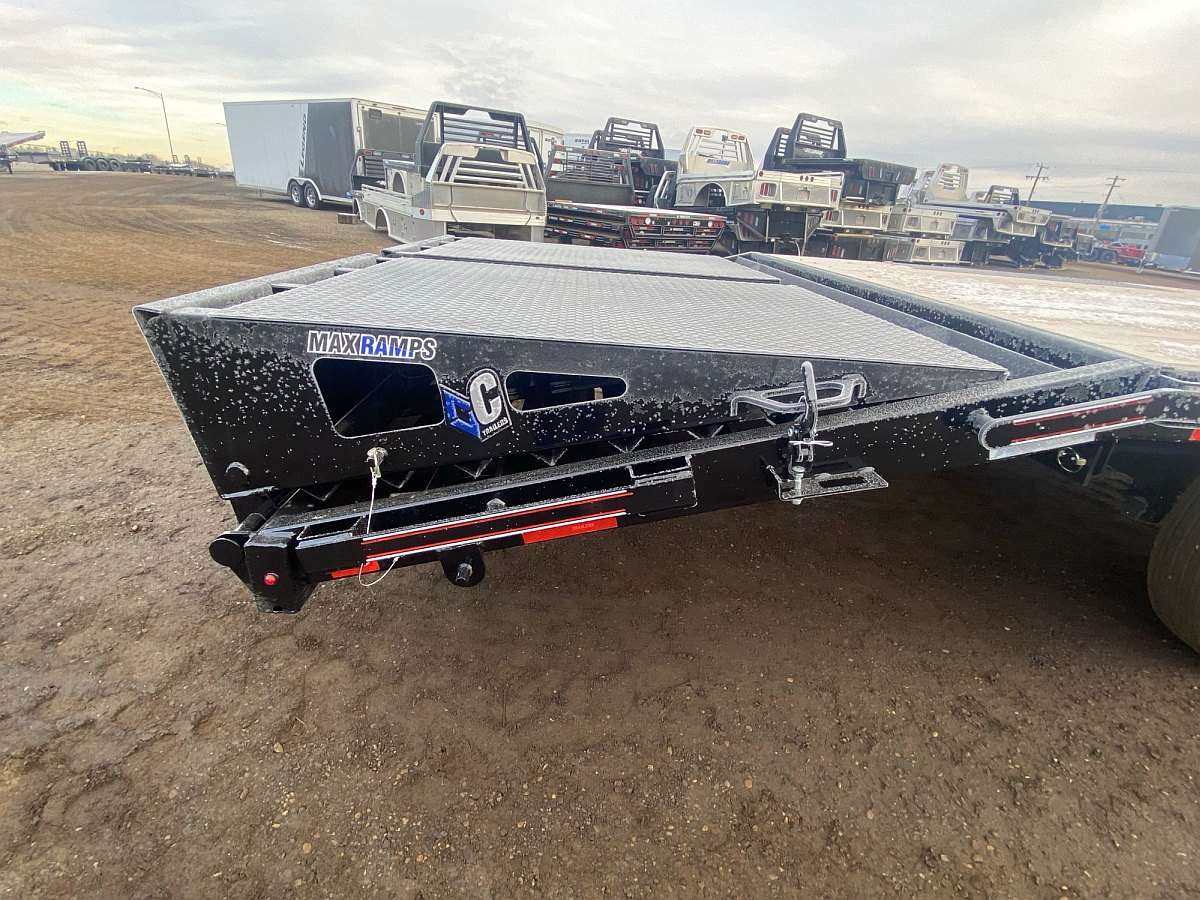 2025 Diamond C 24' Deck-Over Trailer