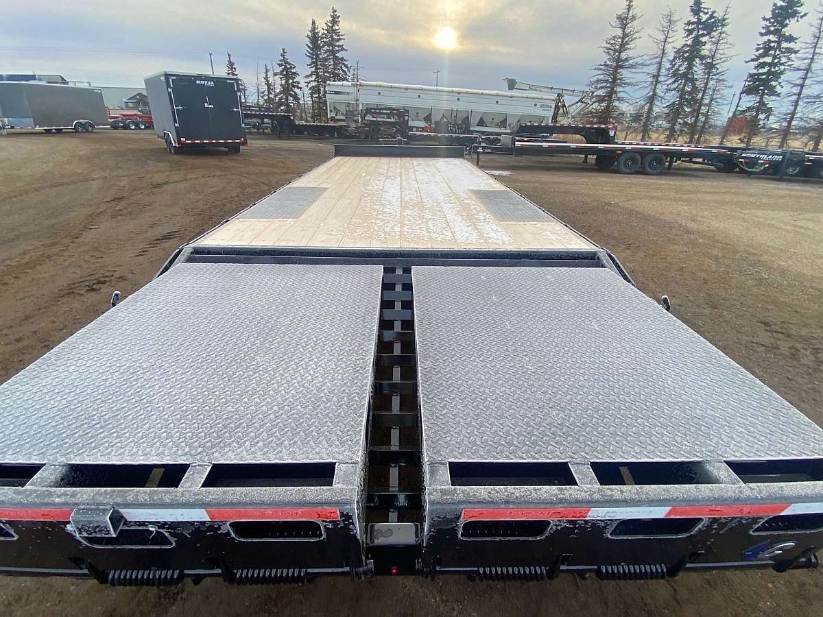 2025 Diamond C 24' Deck-Over Trailer