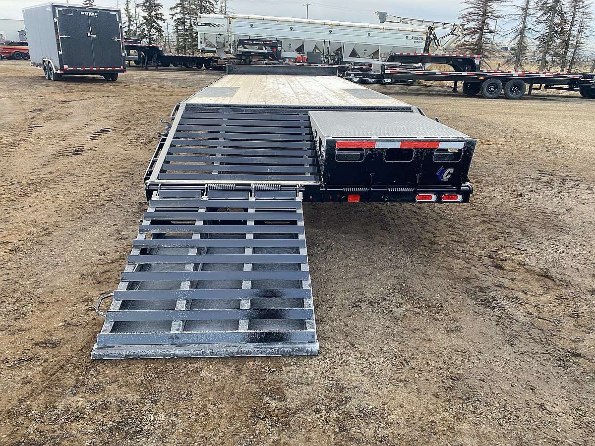 2025 Diamond C 24' Deck-Over Trailer