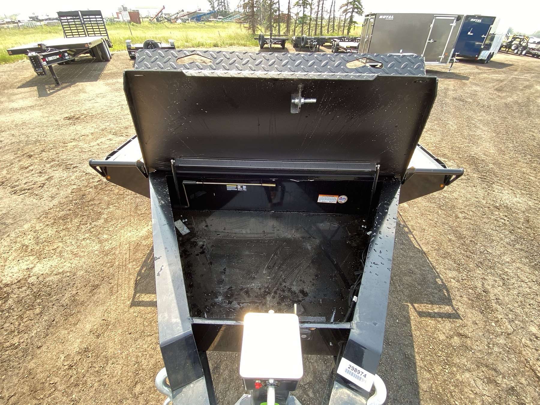 2025 Diamond C 26' Deck-Over Trailer