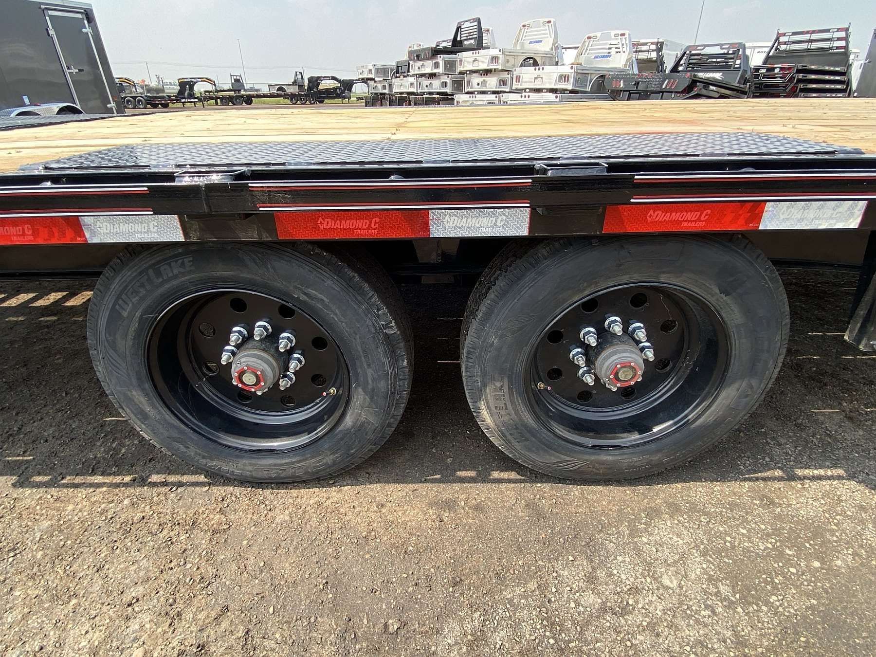 2025 Diamond C 26' Deck-Over Trailer