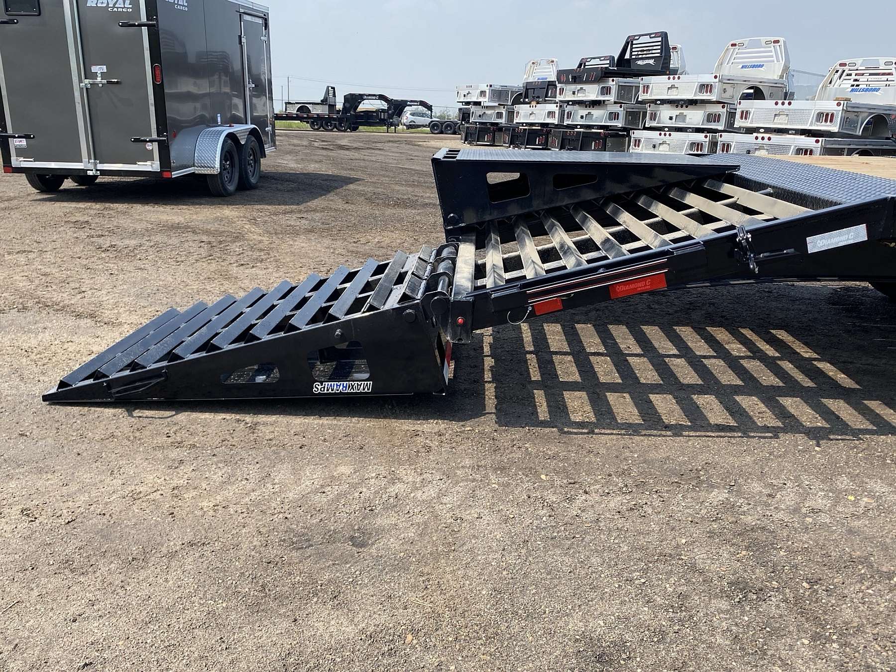 2025 Diamond C 26' Deck-Over Trailer