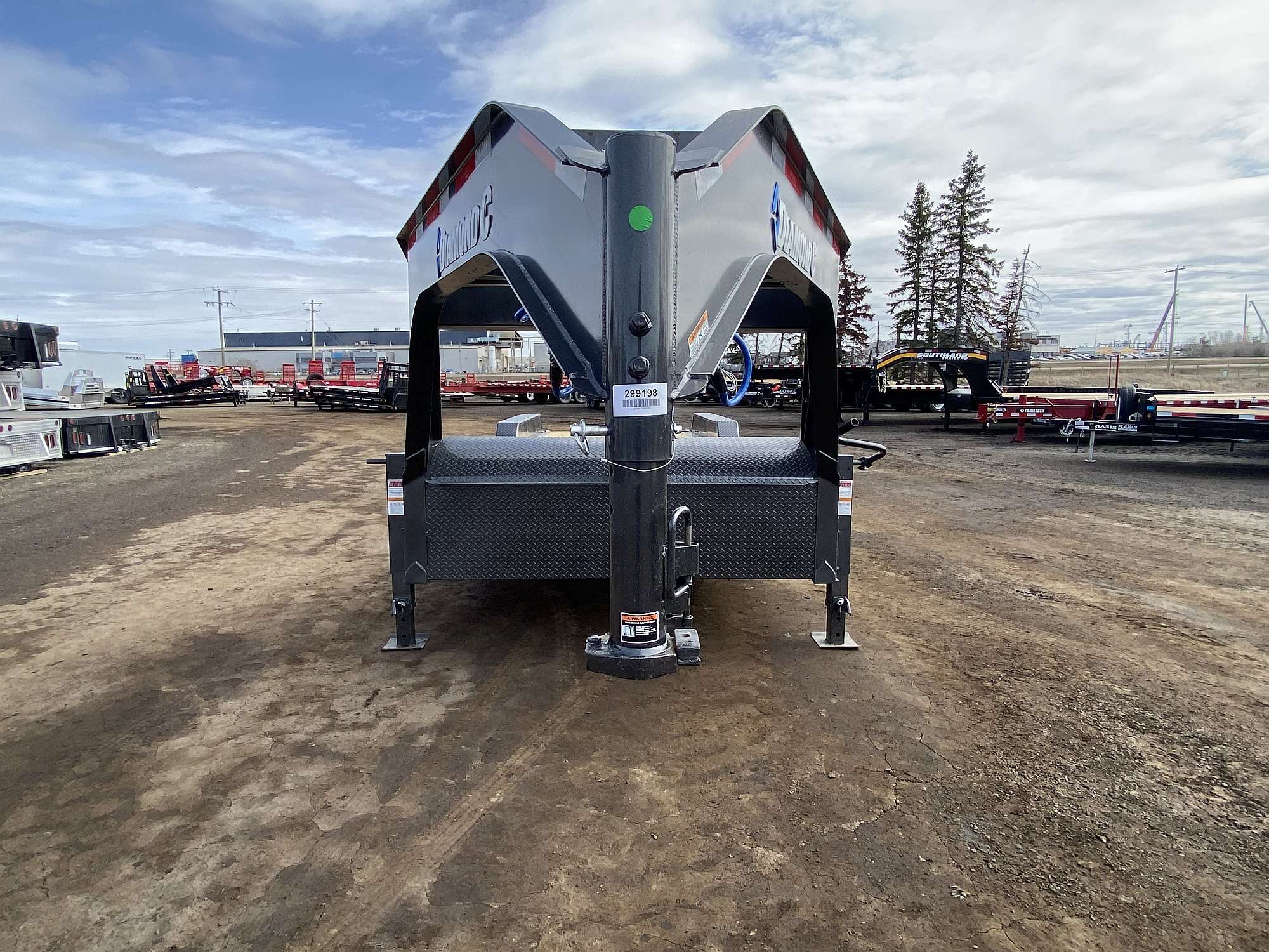 2025 Diamond C 26' Low Profile Gooseneck Trailer