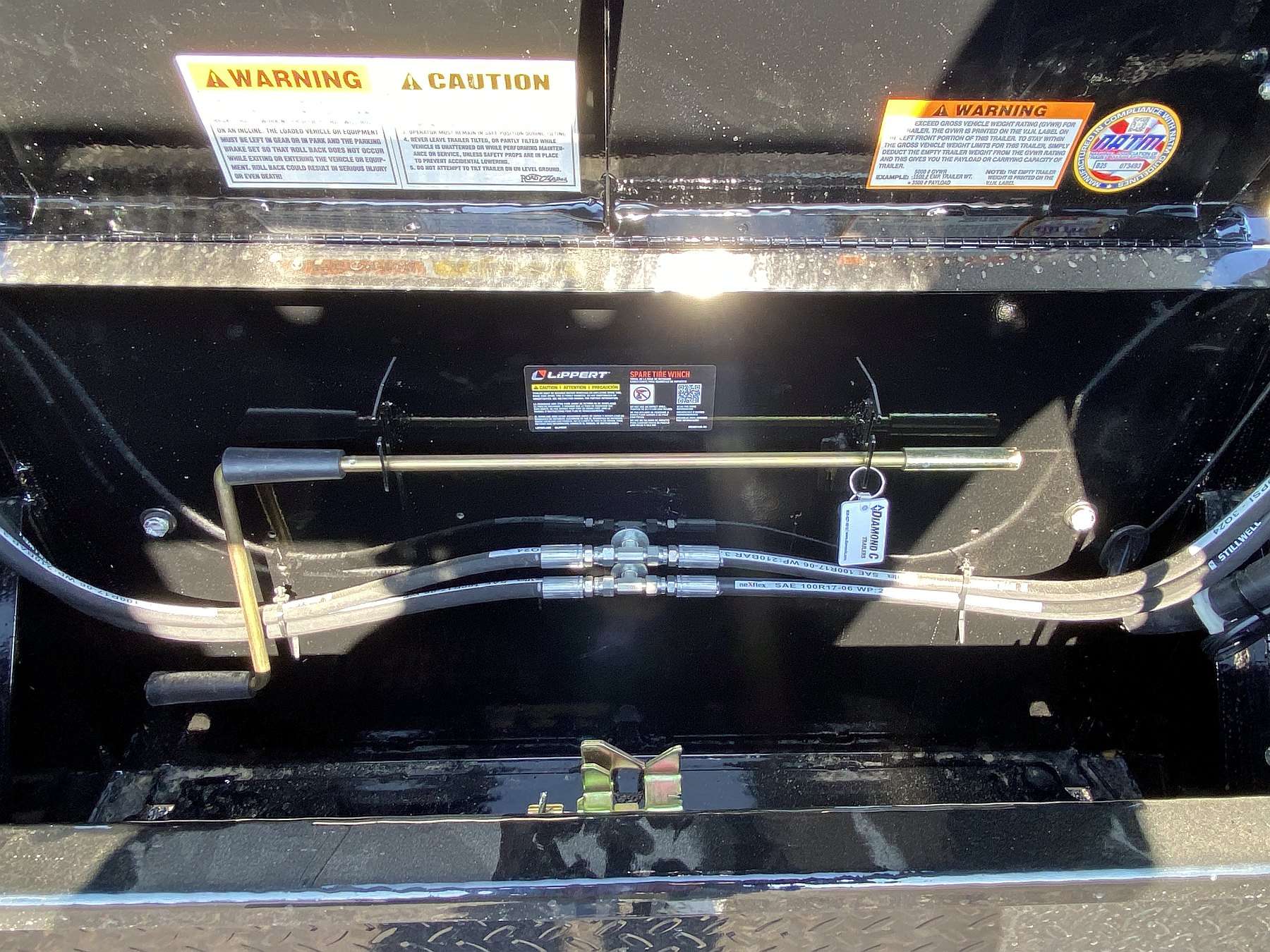 2025 Diamond C 35' Hydraulic Dovetail Gooseneck Trailer