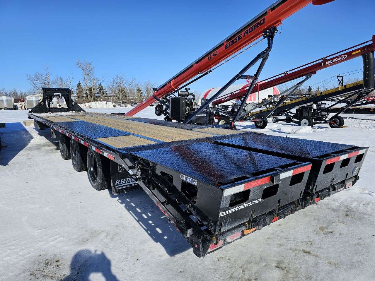 2025 Diamond C 8'6" x 40' Gooseneck BT Flat Deck Trailer