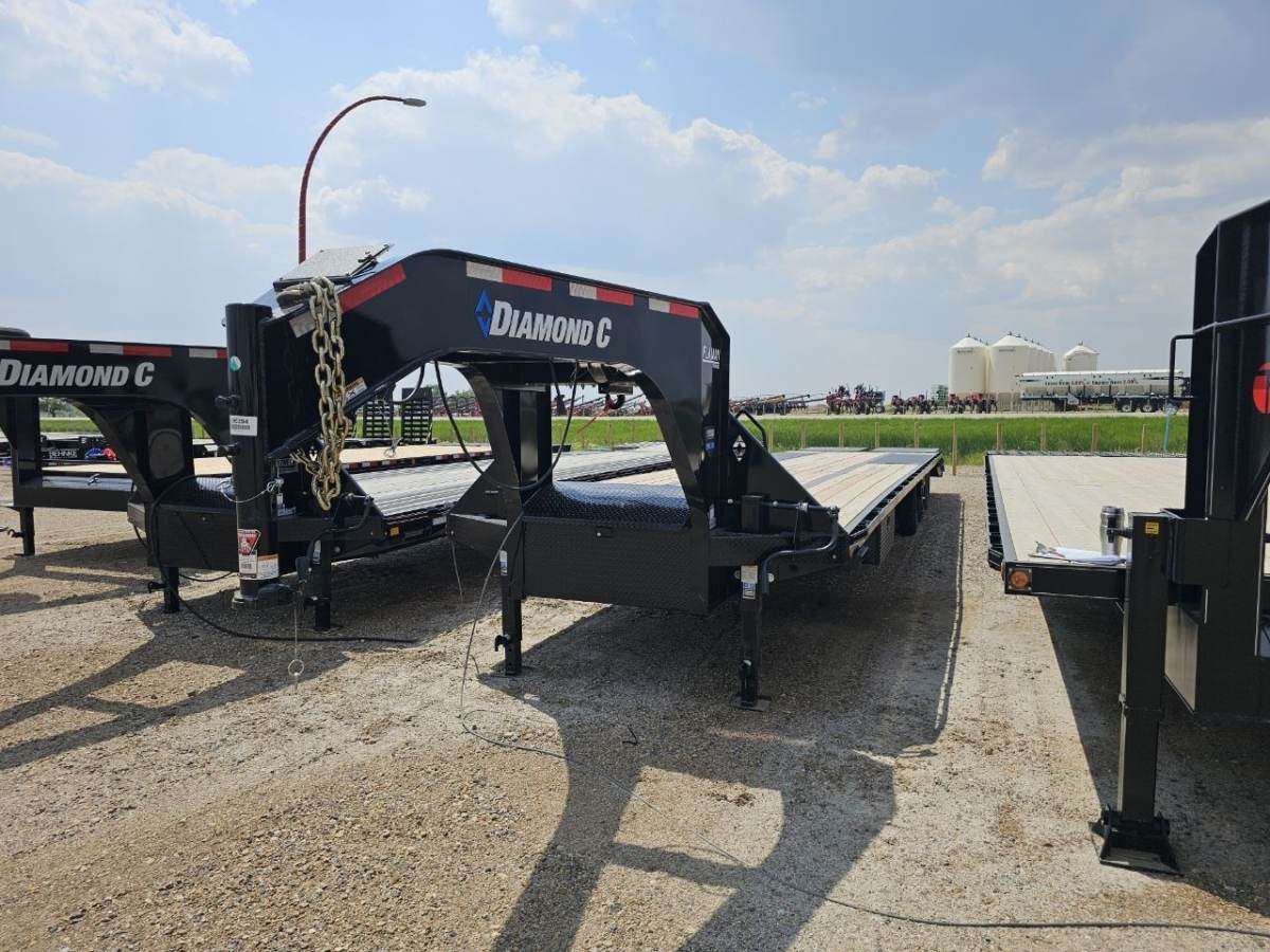 2025 Diamond C 8'6" x 40' Gooseneck BT Flat Deck Trailer