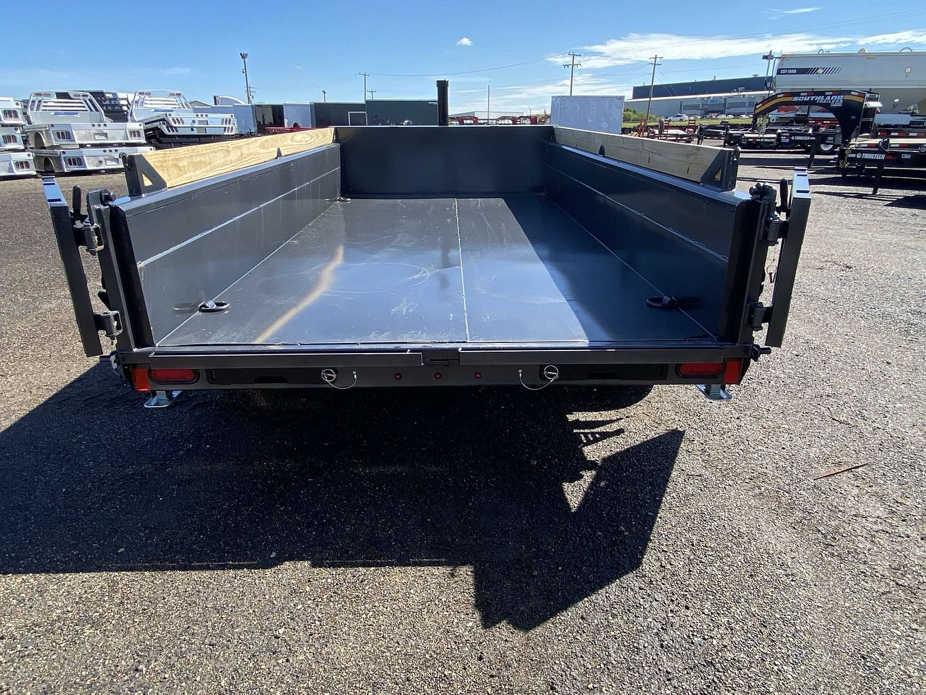 2025 Diamond C Baseline 14' HD Dump Trailer