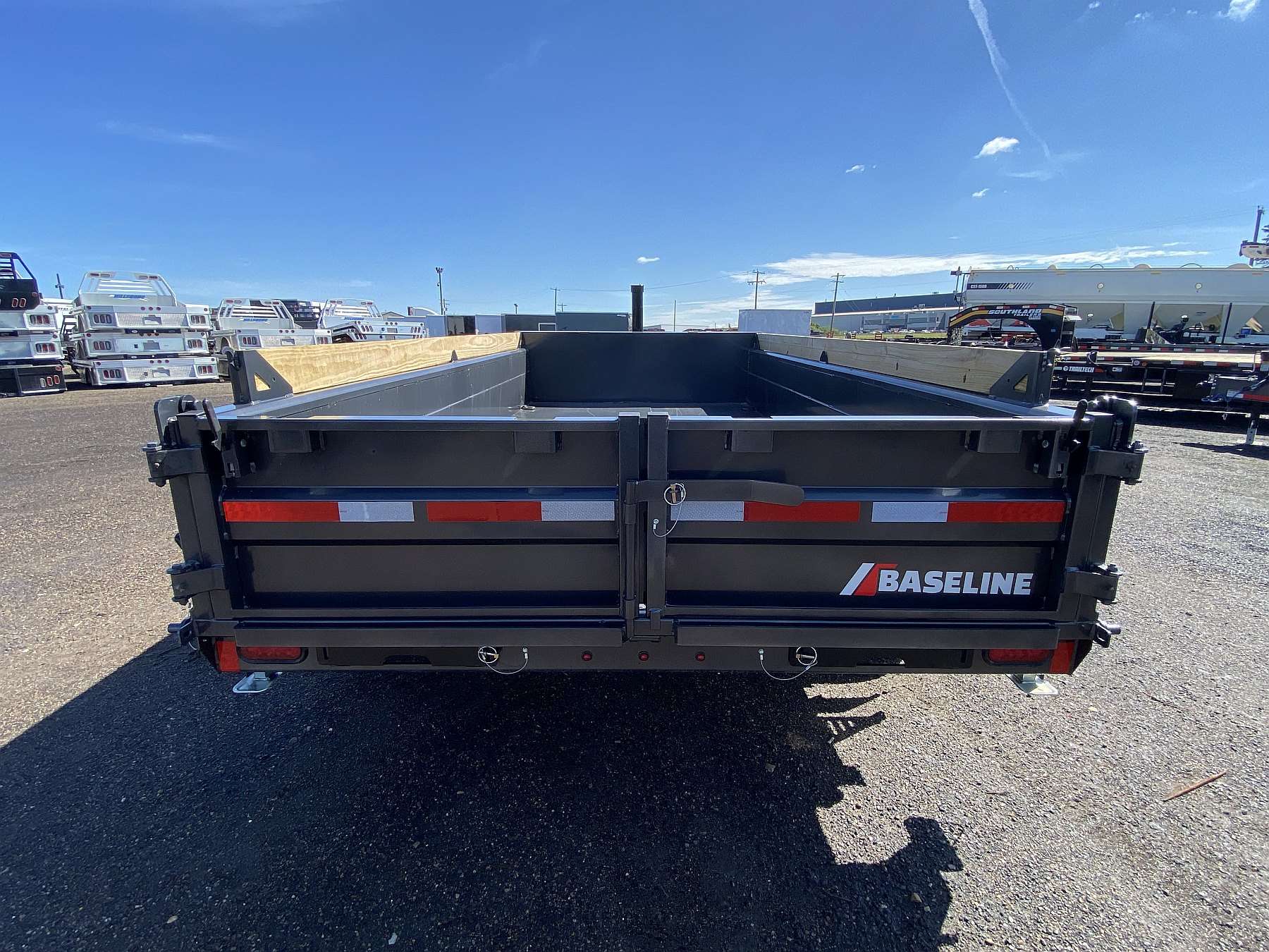 2025 Diamond C Baseline 14' HD Dump Trailer