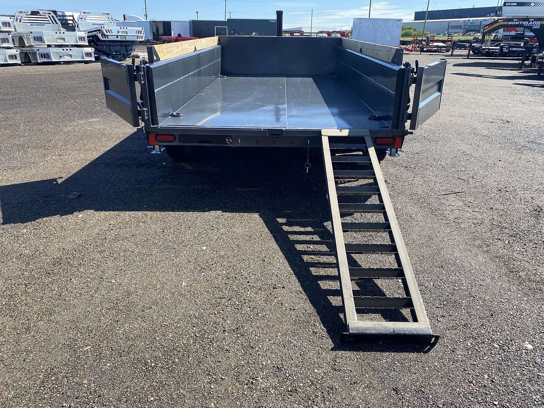 2025 Diamond C Baseline 14' HD Dump Trailer