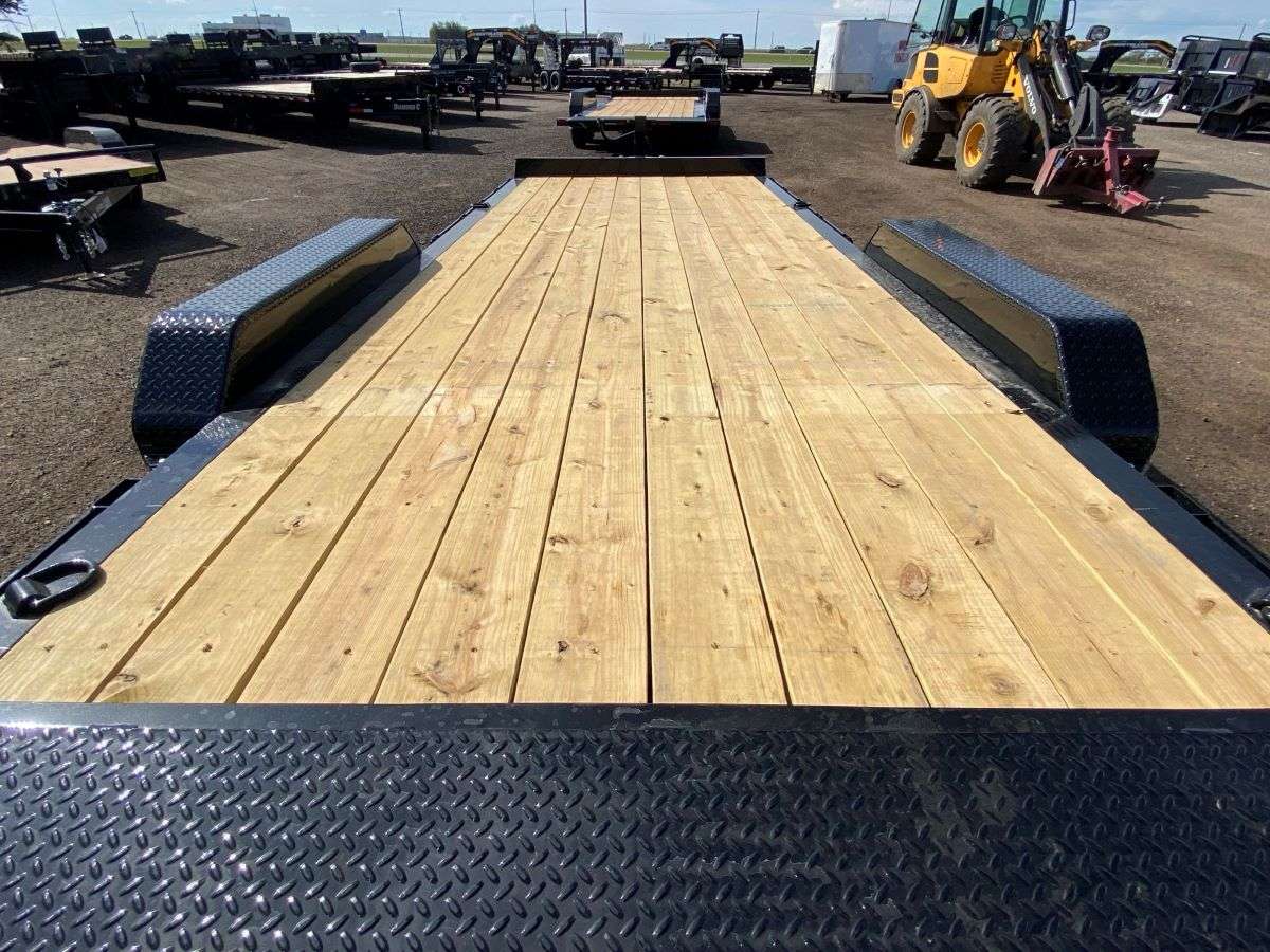 2025 Diamond C Baseline 20' Heavy Duty Equipment Trailer