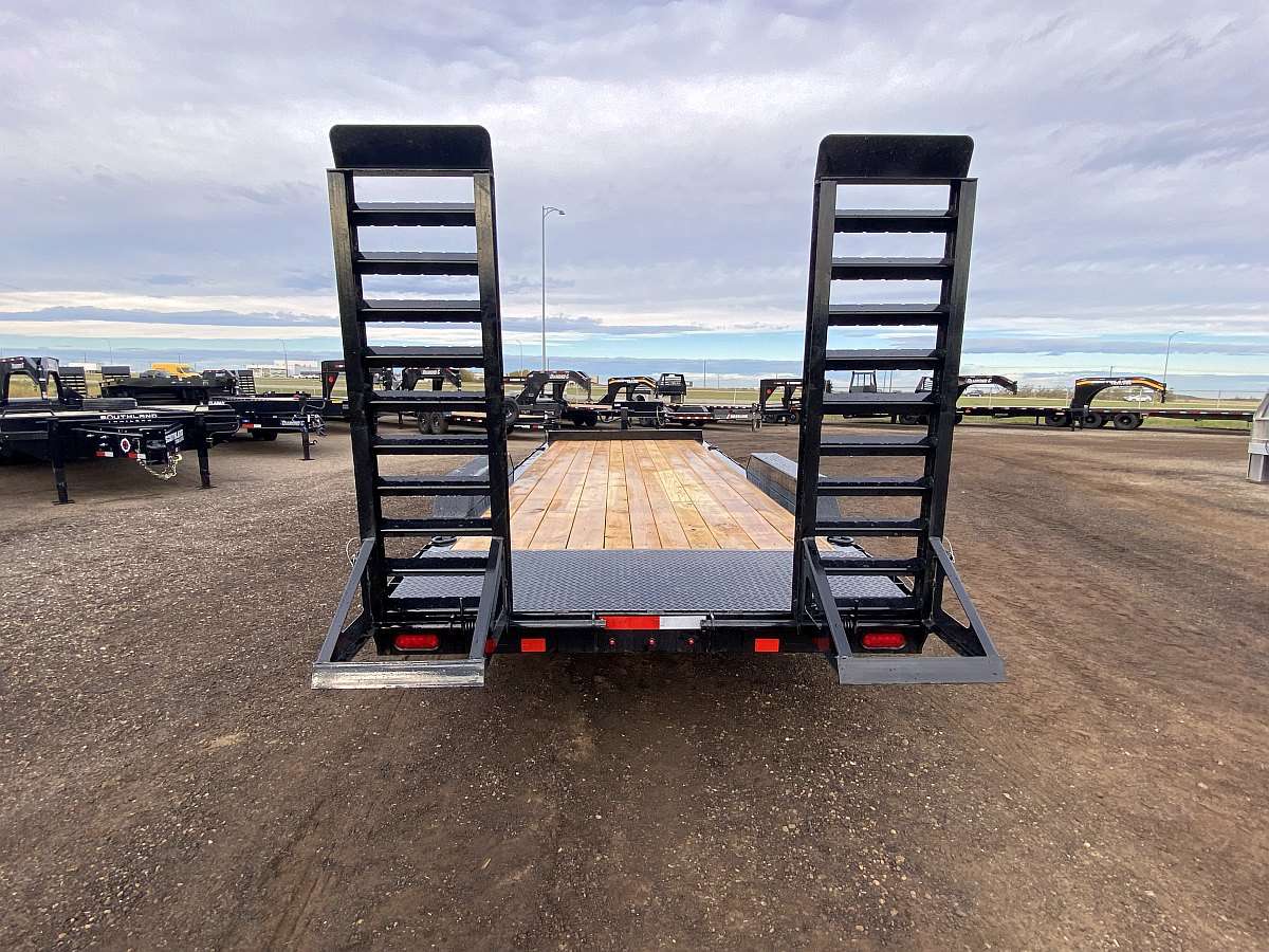 2025 Diamond C Baseline 20' Low Profile Equipment Trailer