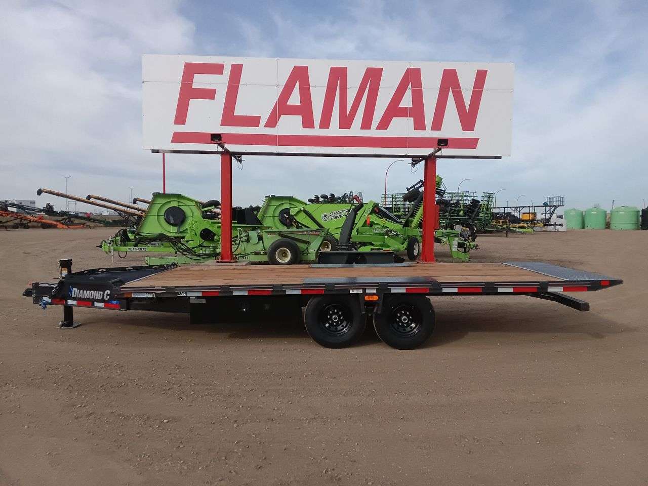 2025 Diamond C DET 8'6" x 20' Full Tilt Trailer