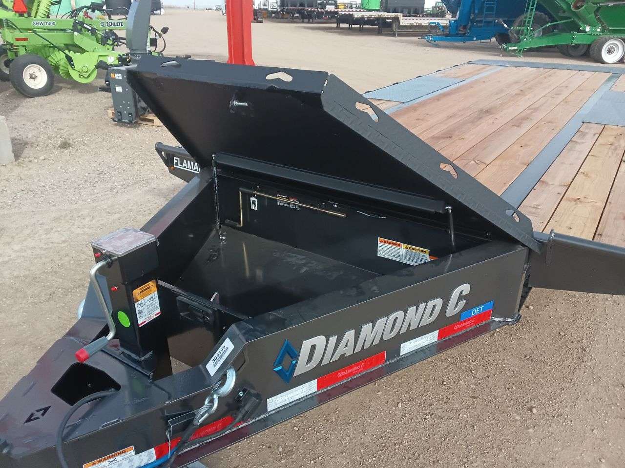 2025 Diamond C DET 8'6" x 20' Full Tilt Trailer