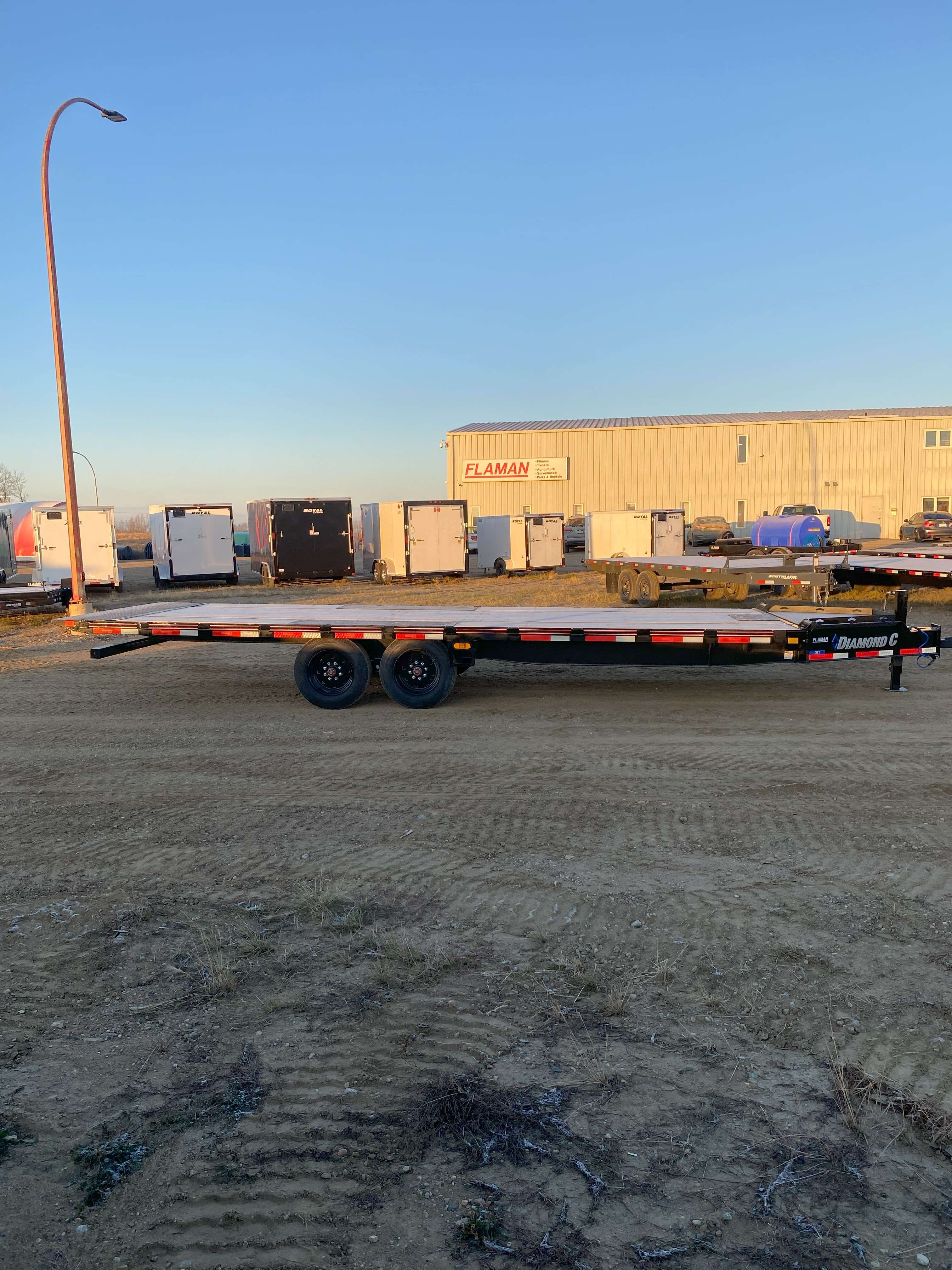 2025 Diamond C DET 8'6" x 24' Full Tilt