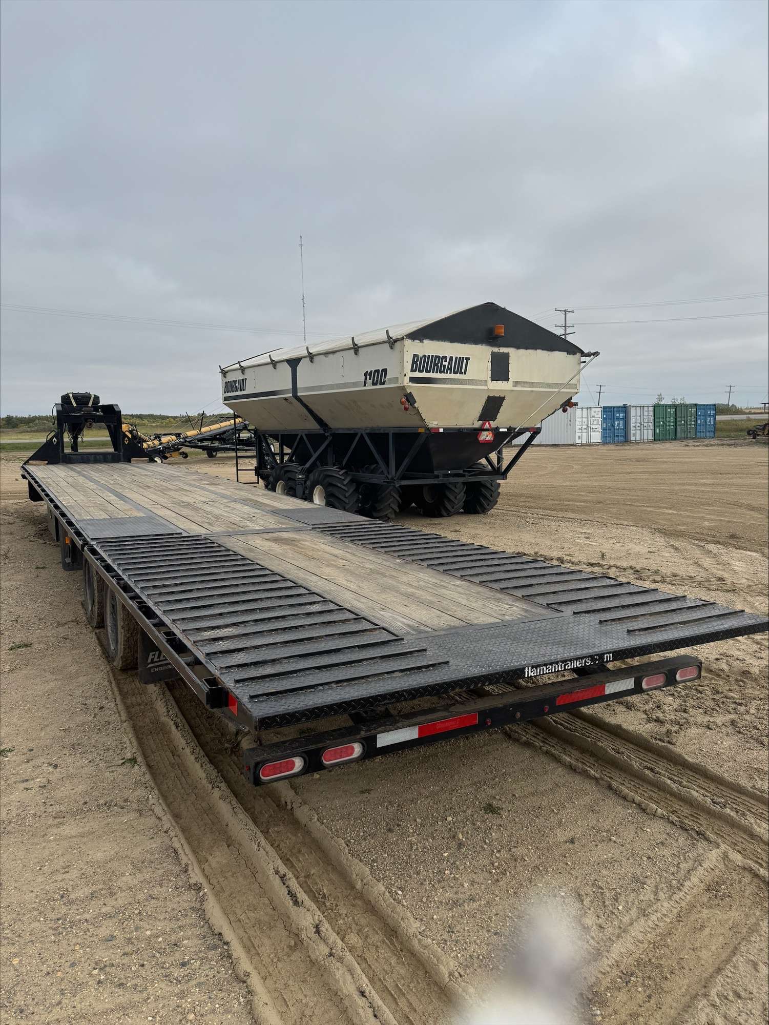 2025 Diamond C FMAX 216 44' Gooseneck
