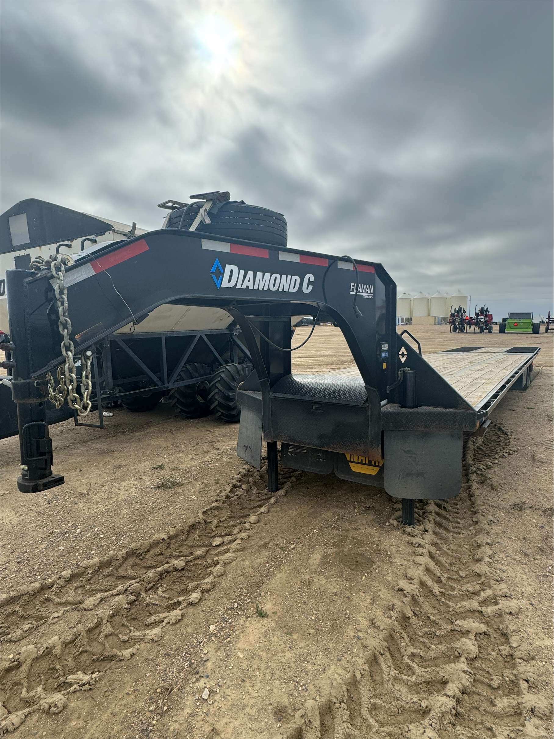 2025 Diamond C FMAX 216 44' Gooseneck