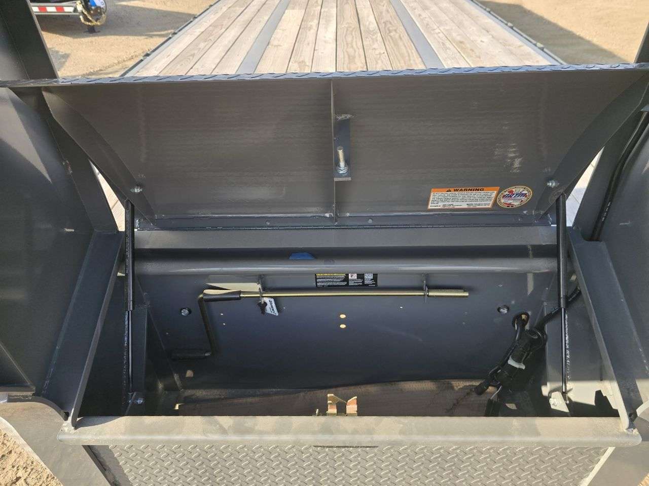 2025 Diamond C FMAX 8'6" x 32' GN BT Flat Deck Trailer