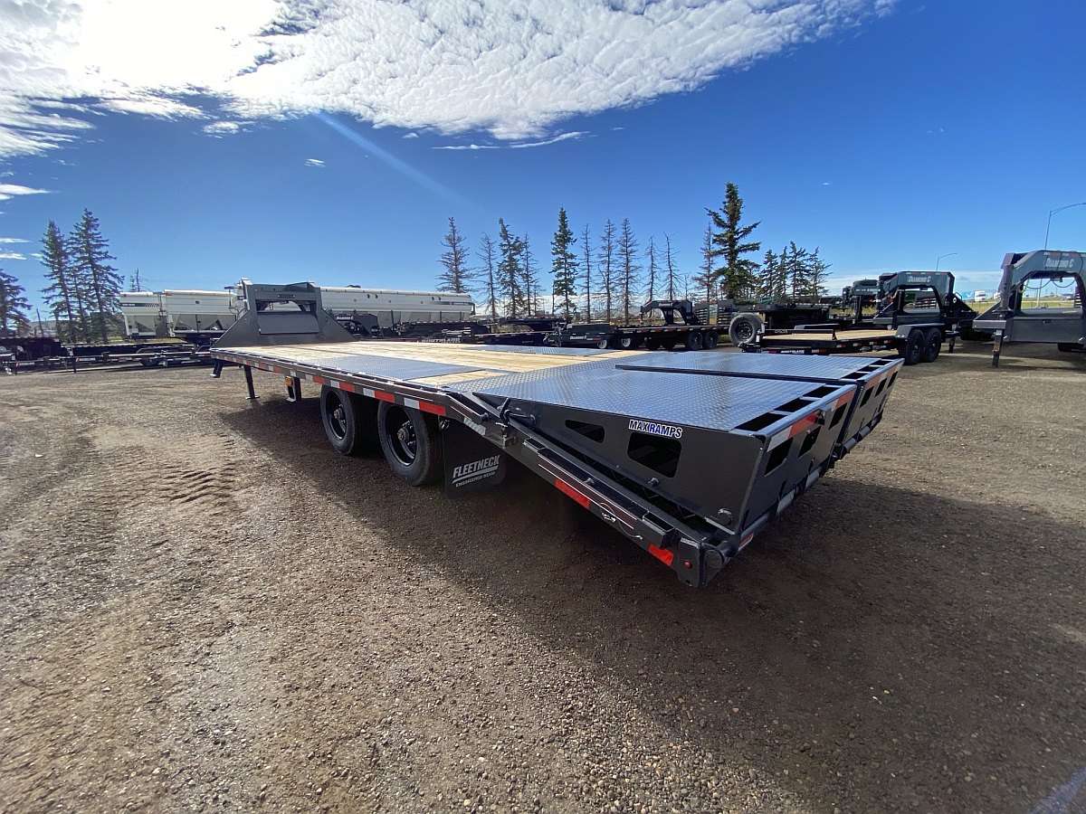 2025 Diamond C FMAX210SS-28' Gooseneck Trailer