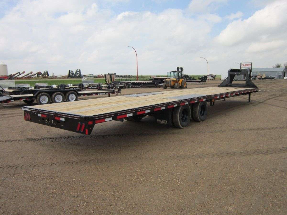 2025 Diamond C FMAX212-40' Gooseneck Trailer