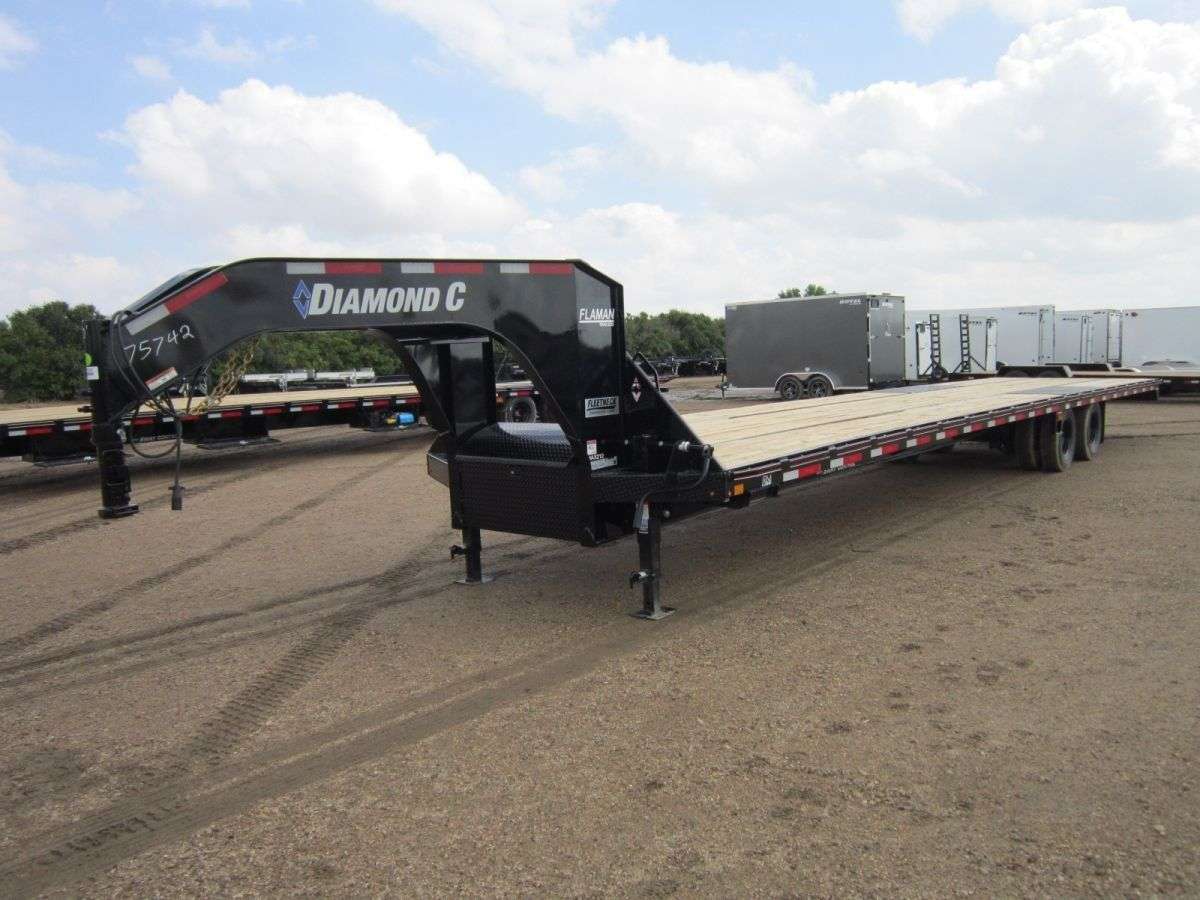 2025 Diamond C FMAX212-40' Gooseneck Trailer