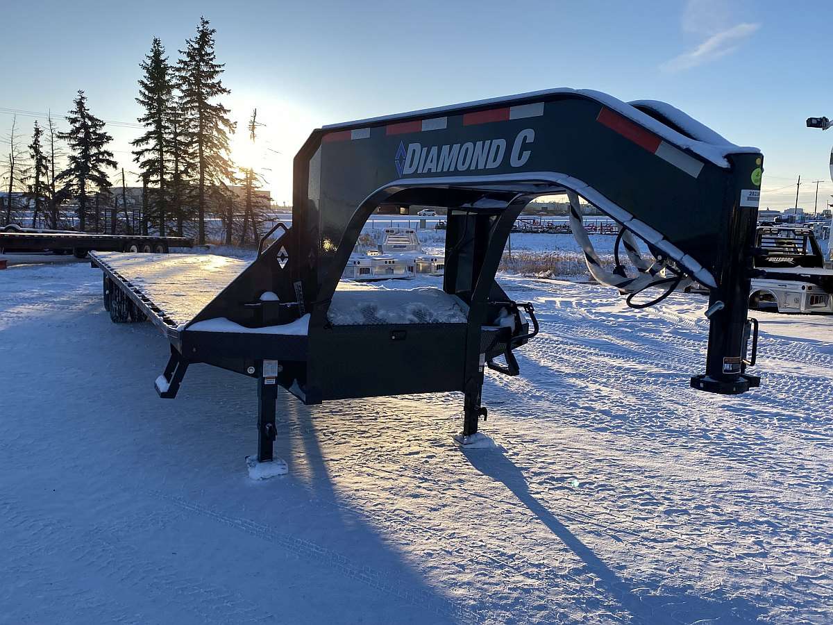 2025 Diamond C FMAX212- 40' Gooseneck Trailer