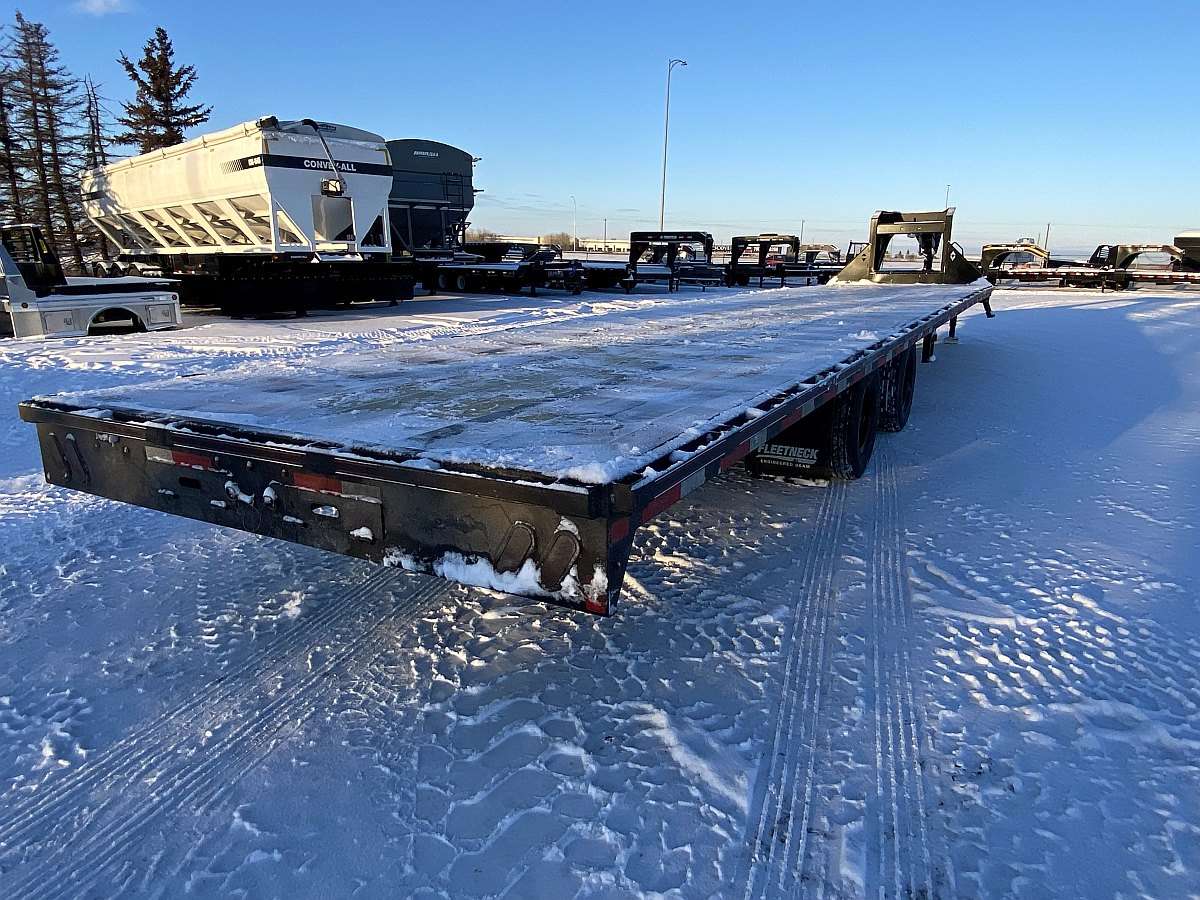 2025 Diamond C FMAX212- 40' Gooseneck Trailer