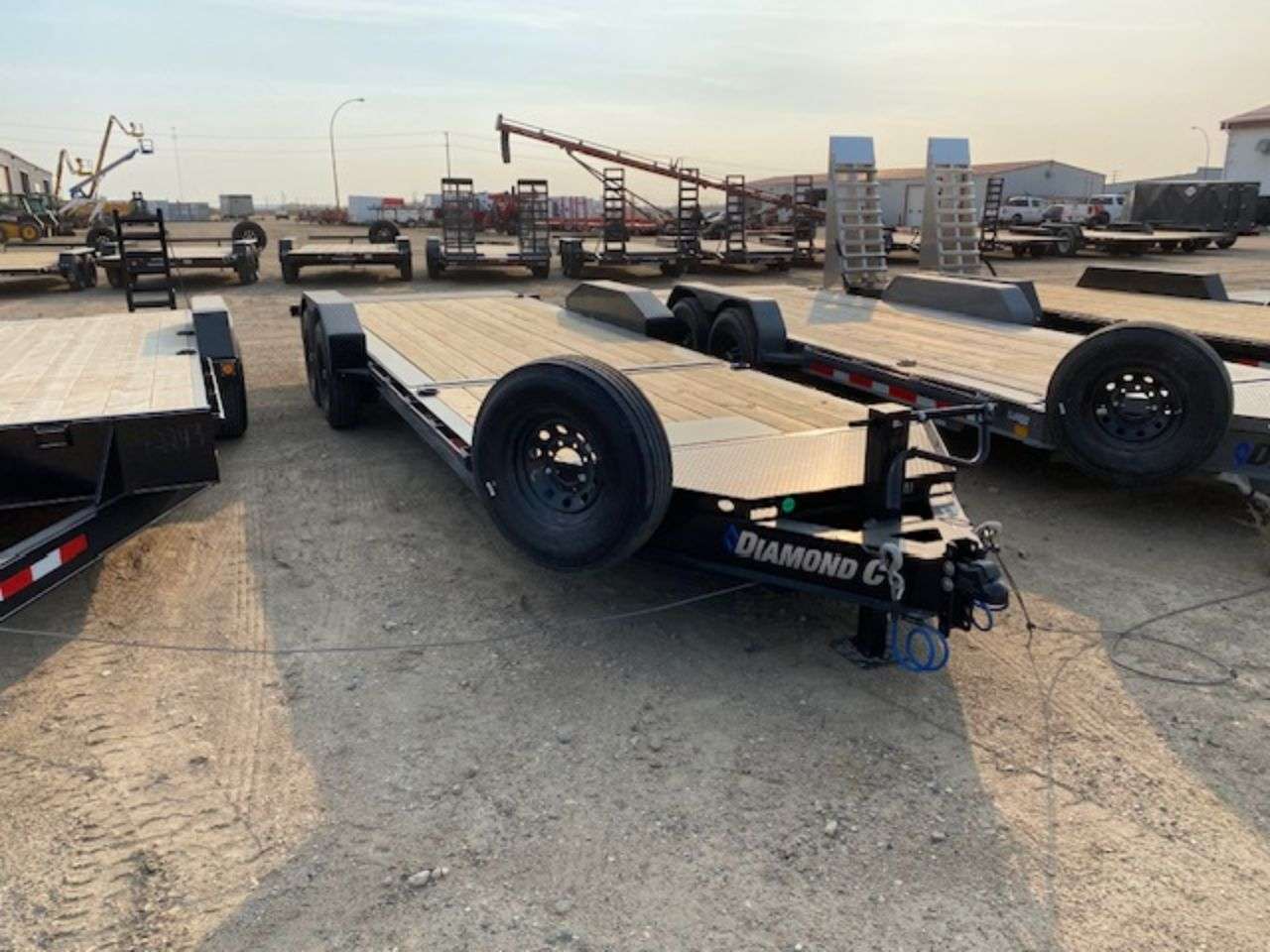 2025 Diamond C HDT 8'6" x 22' Partial Tilt Trailer
