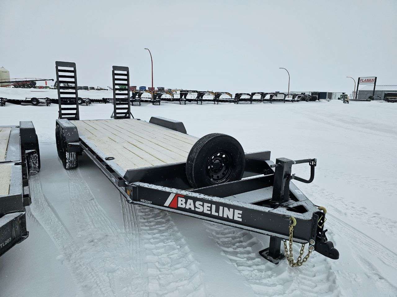 2025 Diamond C HEQ 8'6" x 20' Beavertail Flat Deck