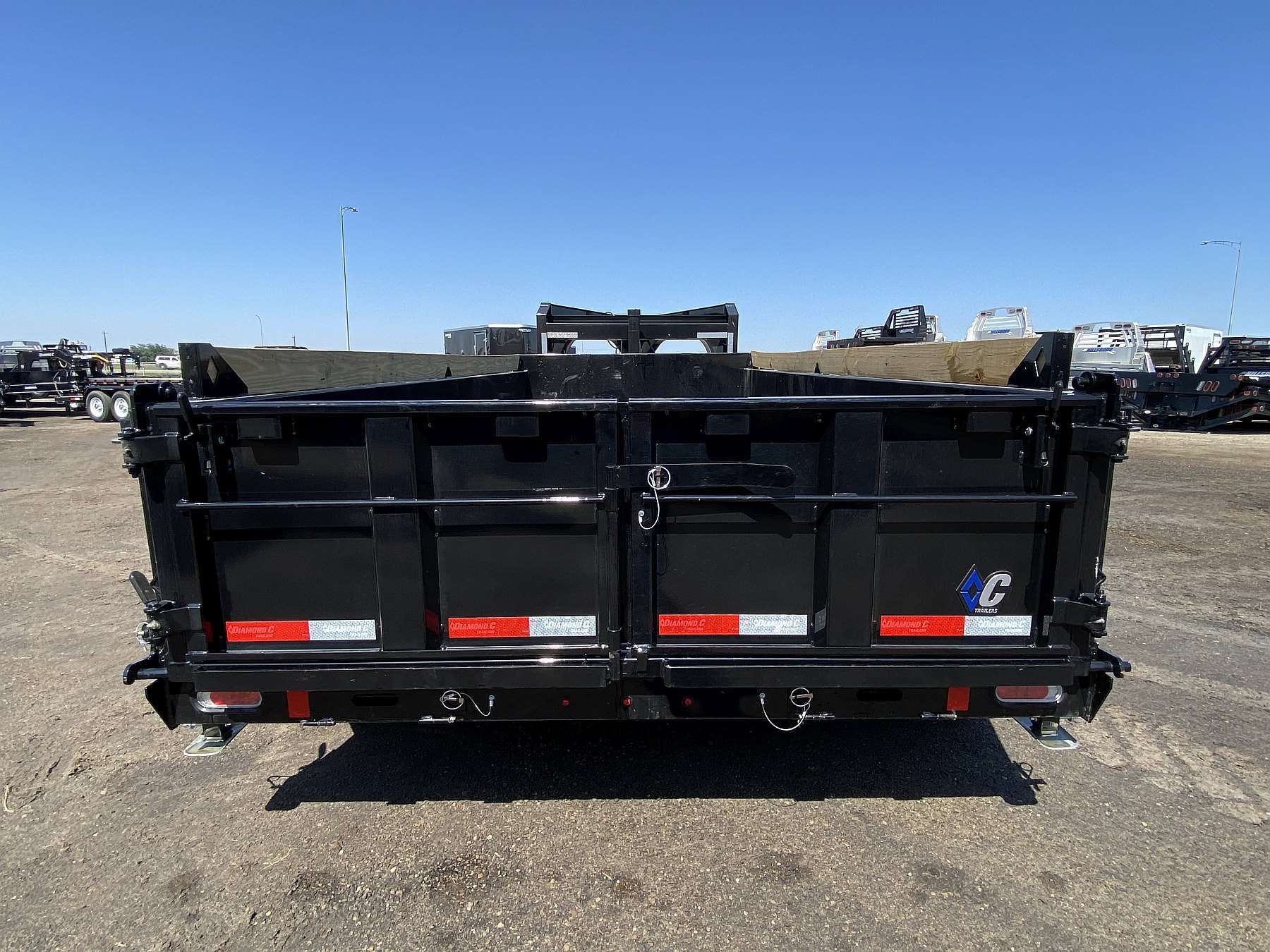 2025 Diamond C LPT307 16' Gooseneck Dump Trailer
