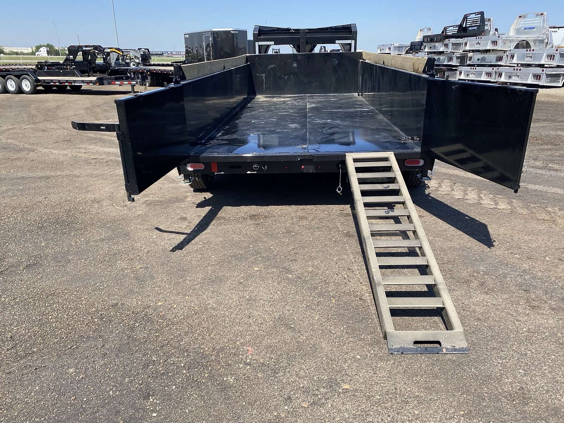 2025 Diamond C LPT307 16' Gooseneck Dump Trailer