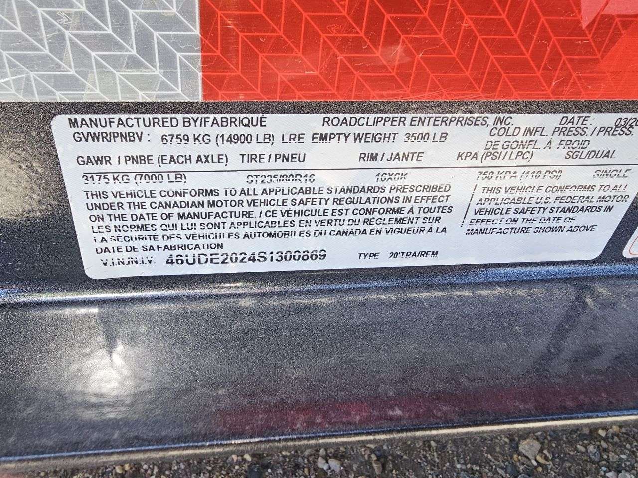 2025 Diamond C LPX 8'6" x 20' Beavertail Flat Deck