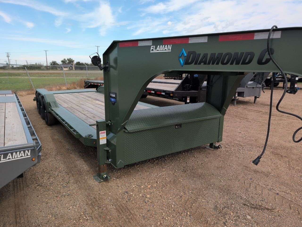 2025 Diamond C LPX 8'6" x 24' GN BT Flat Deck Trailer