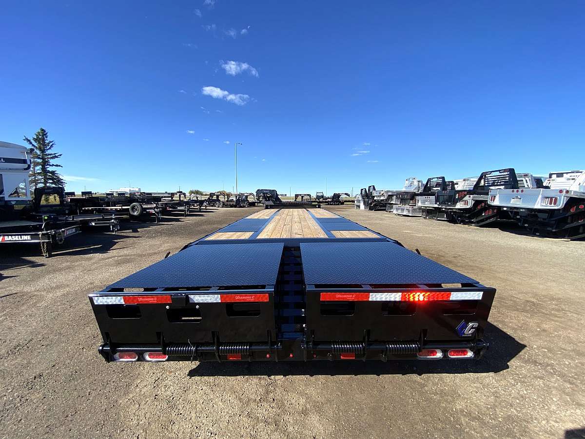 2025 Diamond C PX212- 30' Pintle Hitch Trailer