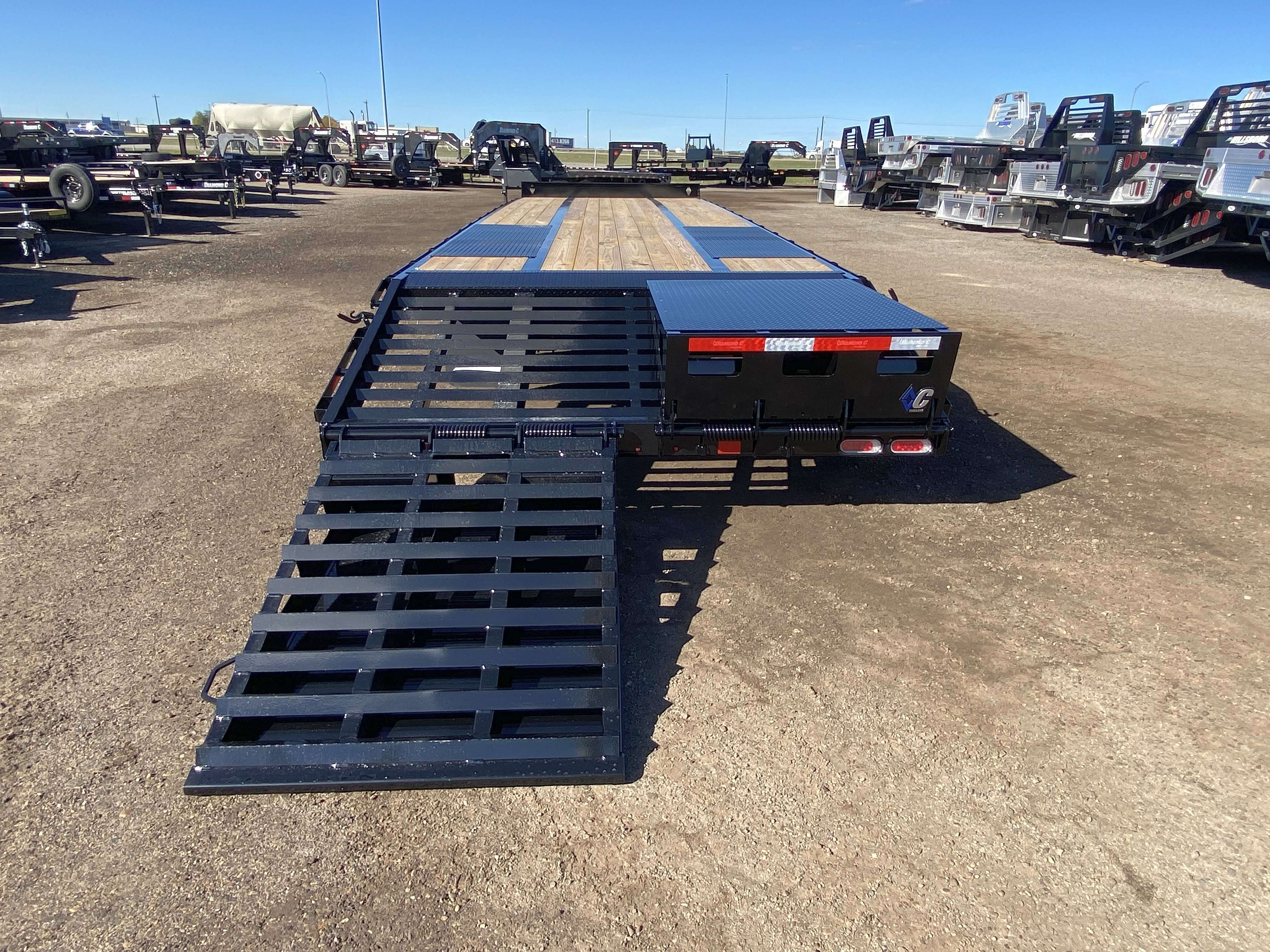 2025 Diamond C PX212- 30' Pintle Hitch Trailer