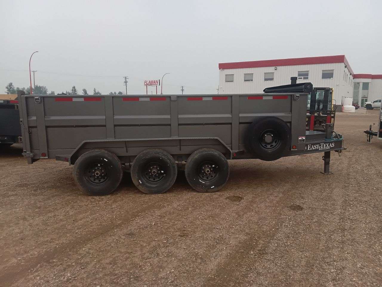 2025 East Texas 83" x 16' Bumper Pull Dump