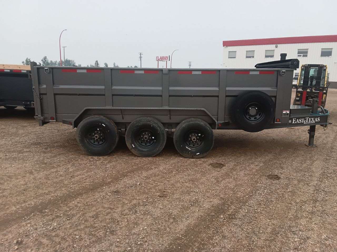 2025 East Texas 83" x 16' Bumper Pull Dump