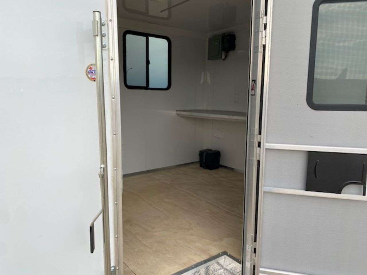 2025 Freedom 8'6" x 24' Office Combo