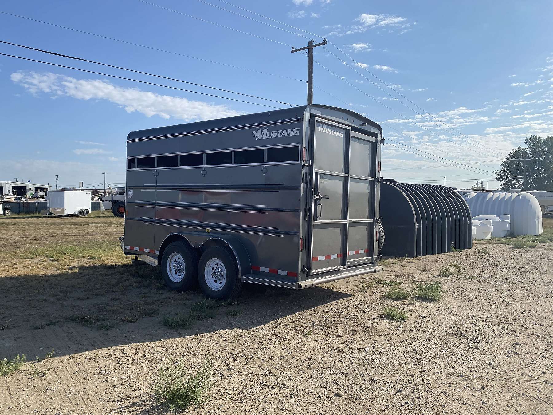 2025 Mustang 16' Tag Livestock Trailer