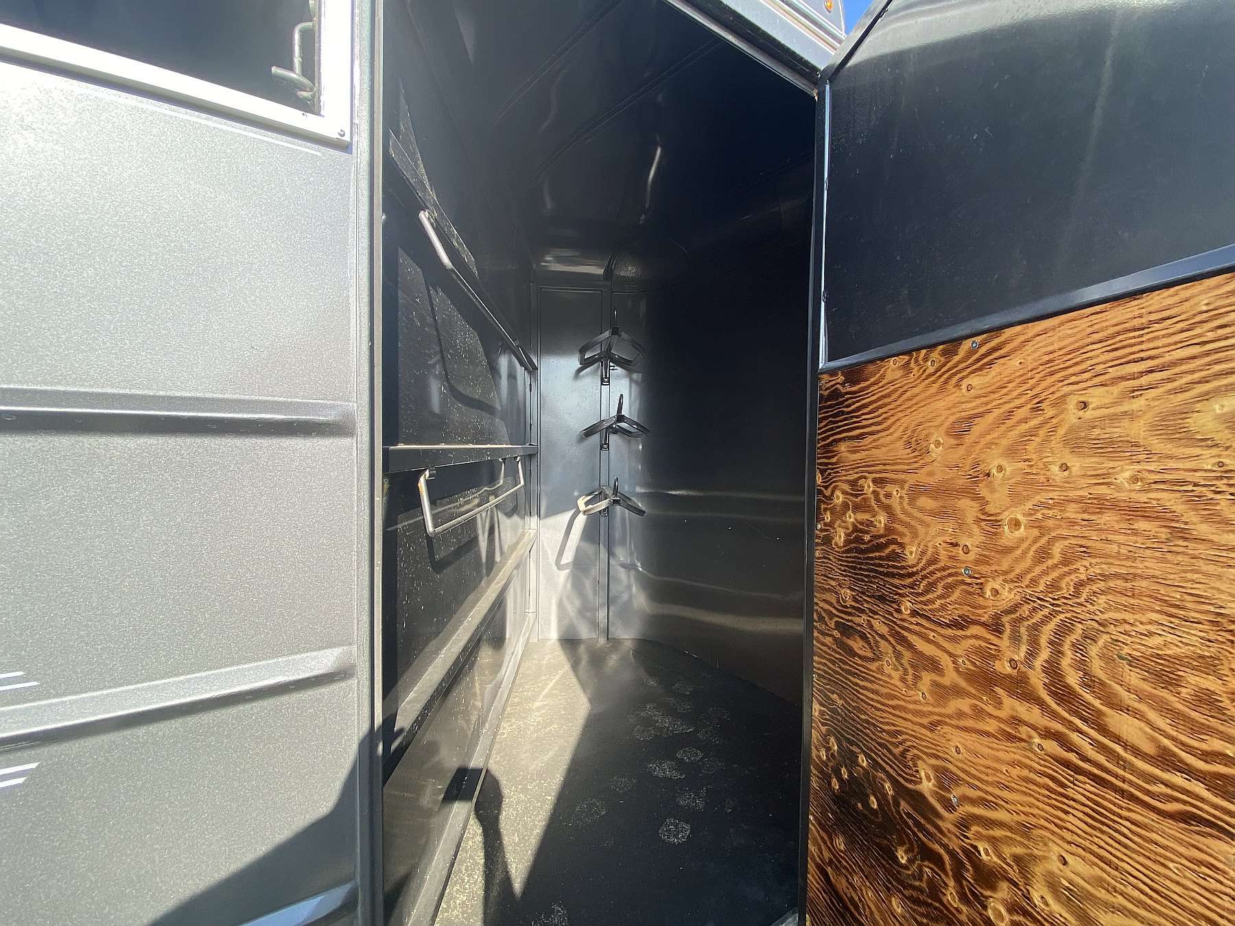 2025 Mustang 16' Tag Livestock Trailer