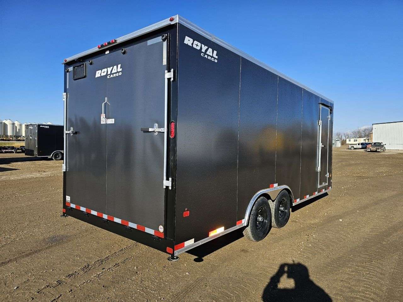 2025 Royal LARC 8'6" x 20' + V-Nose Car Hauler