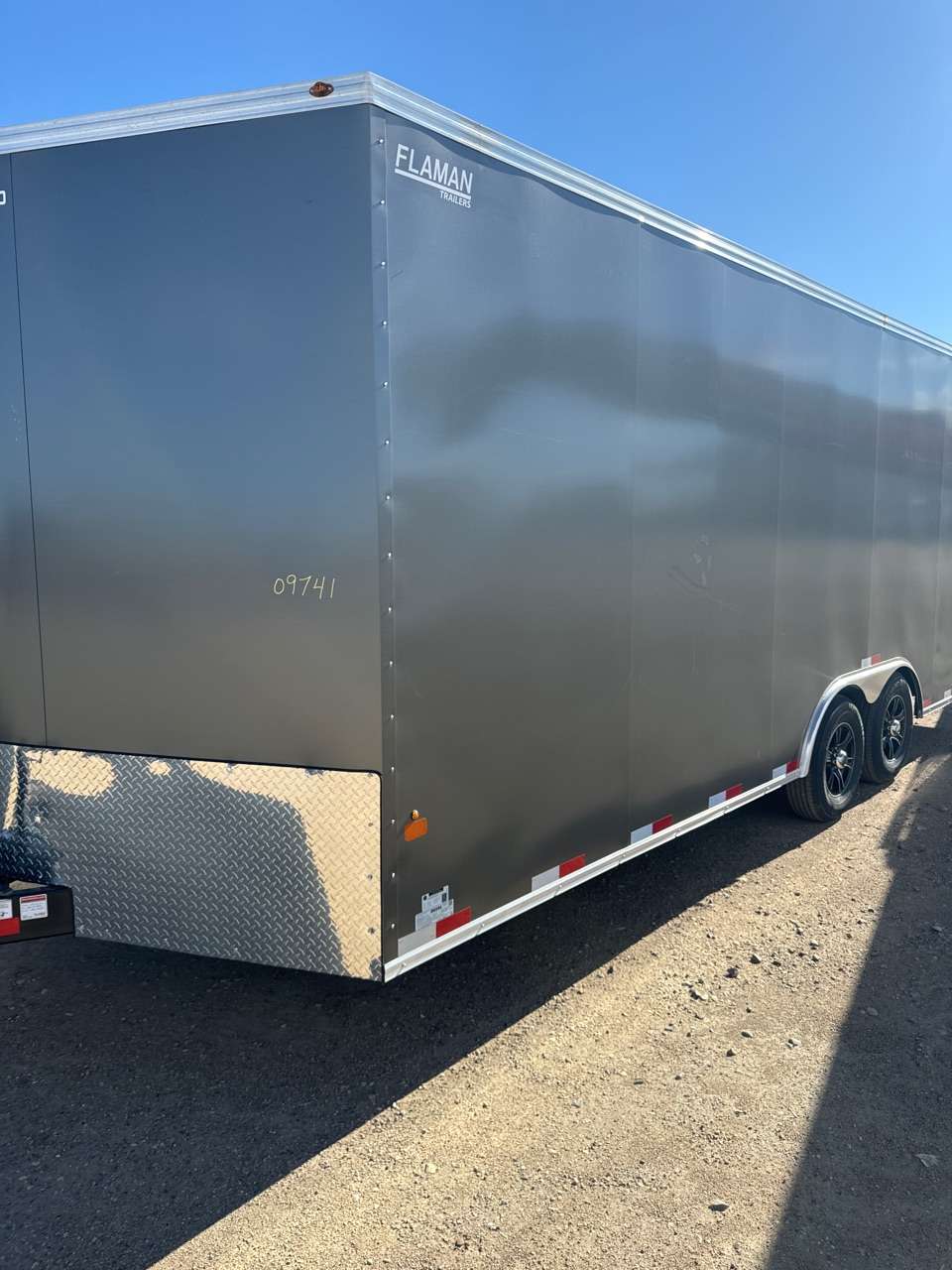 2025 Royal LARC 8'6" x 20' + V-Nose Car Hauler