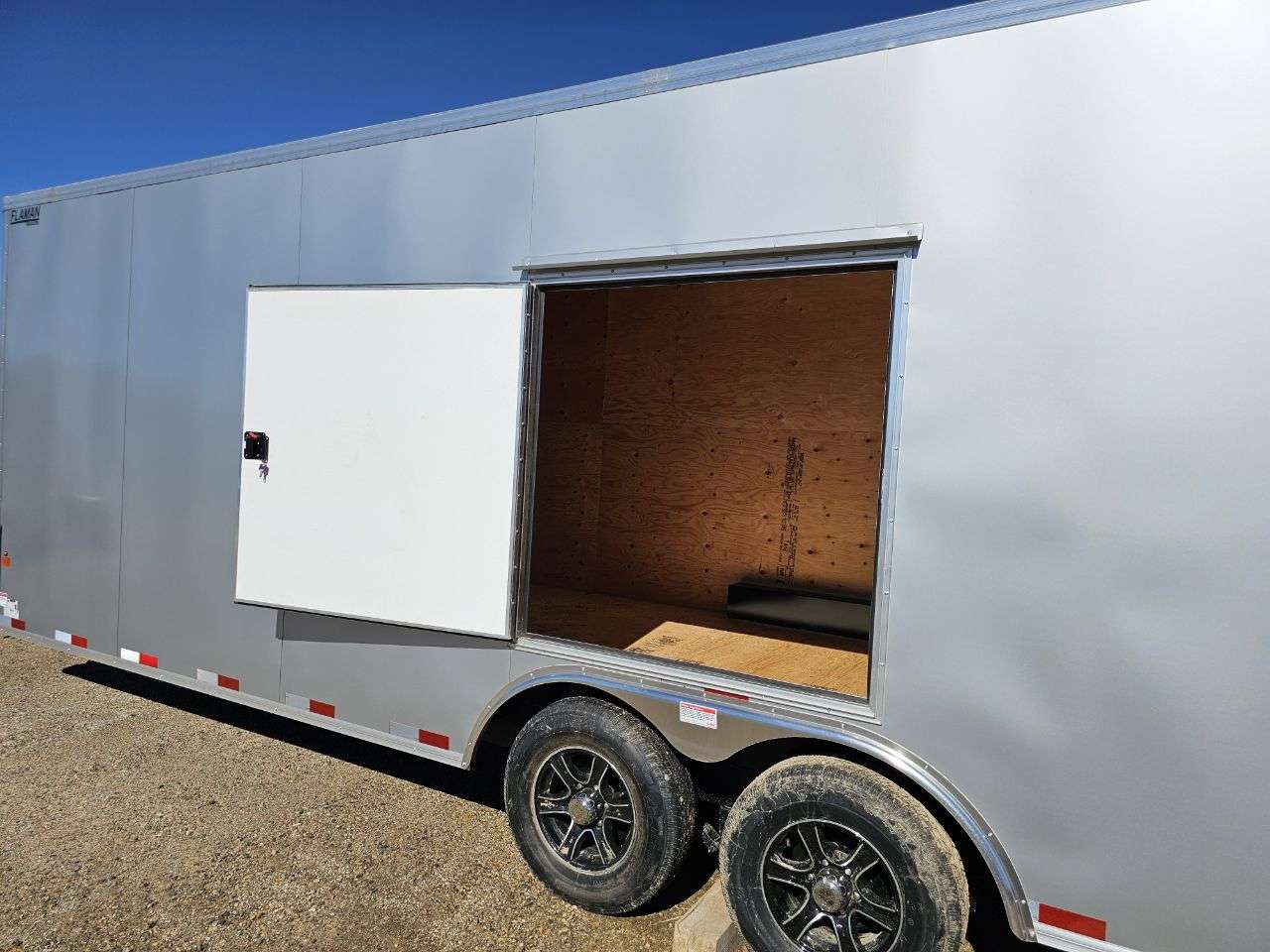 2025 Royal LARC 8'6" x 24' Flat Front Car Hauler