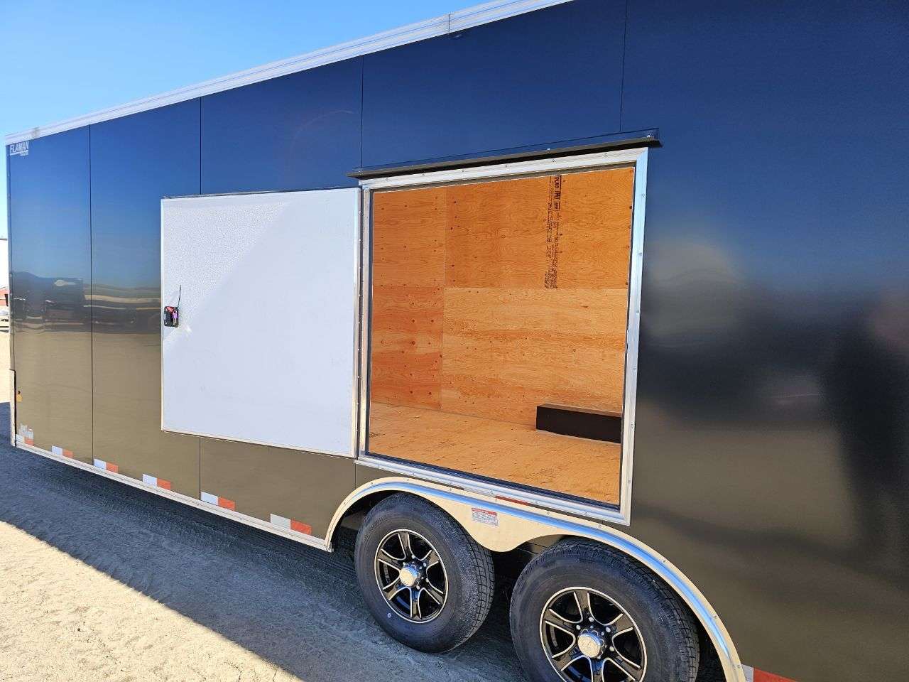 2025 Royal LARC 8'6" x 24' Flat Front Car Hauler