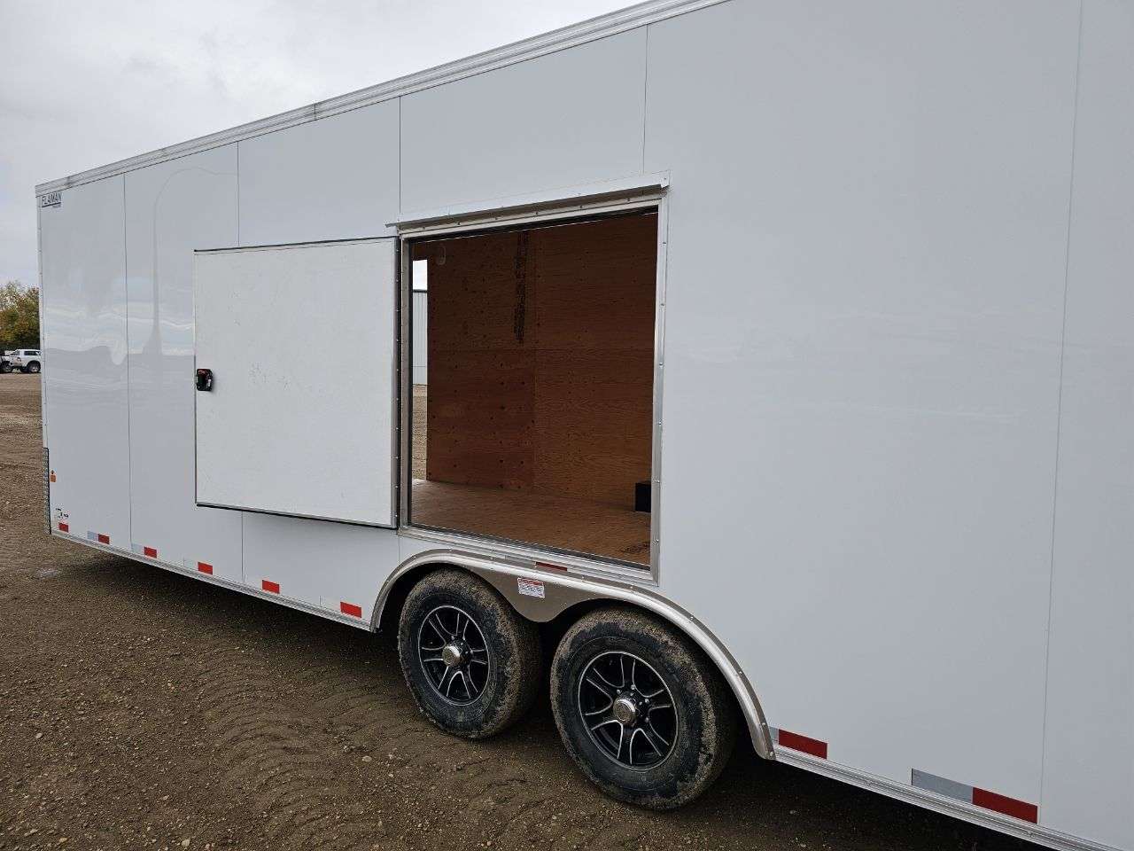 2025 Royal LARC 8'6" x 24' Flat Front Car Hauler