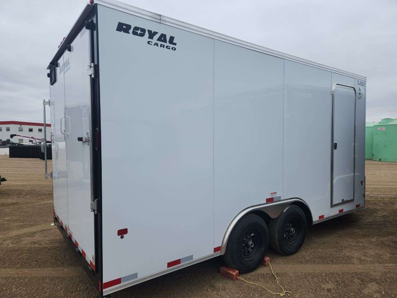 2025 Royal LARSM 8'6" x 16' + V-Nose Toy Hauler Trailer