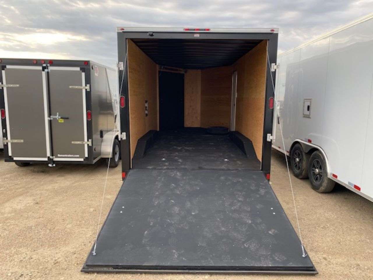2025 Royal LARSM 8'6" x 16' + V-Nose Toy Hauler Trailer