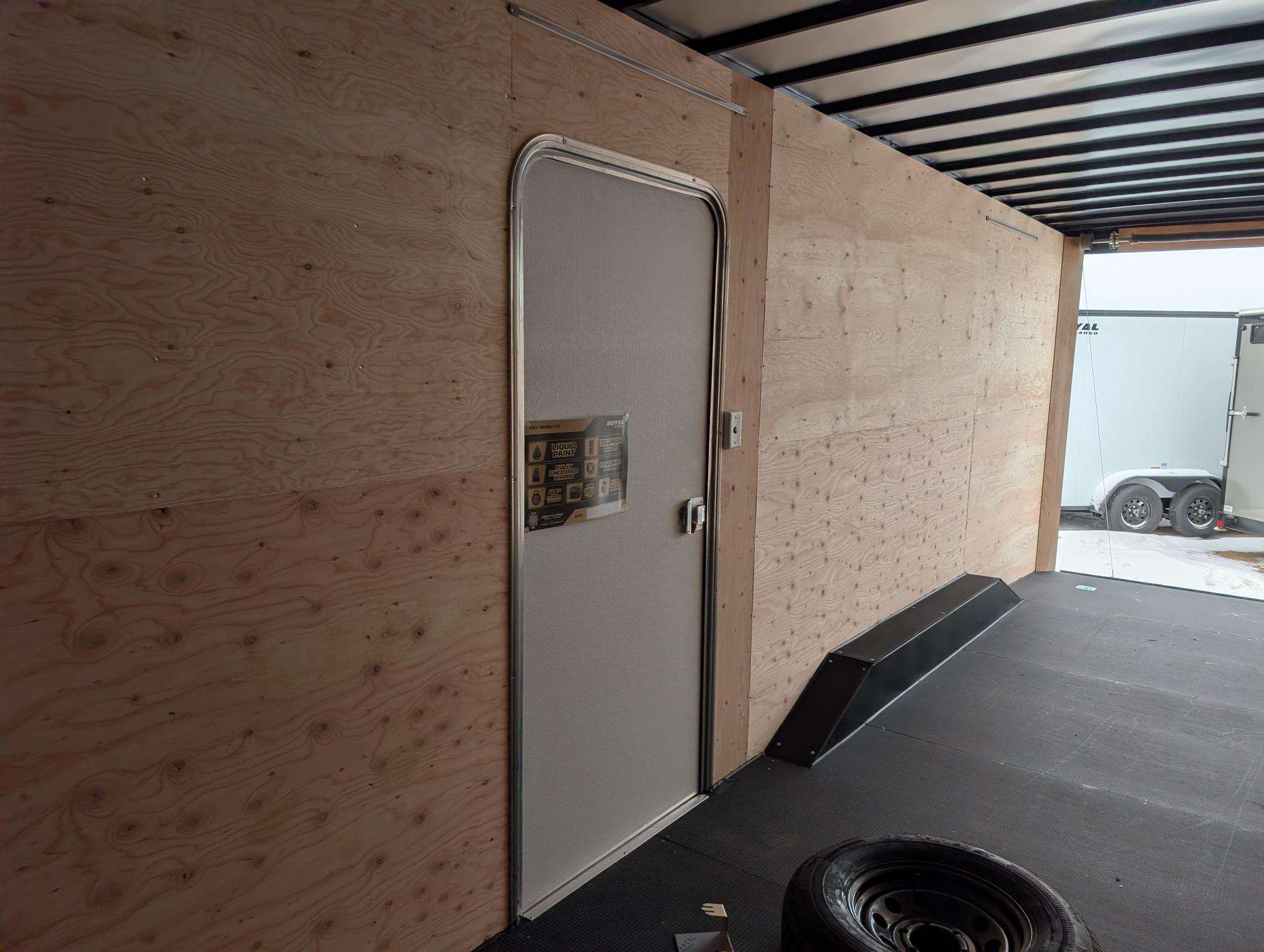 2025 Royal LARSM 8'6" x 22' + V-Nose Toy Hauler Trailer