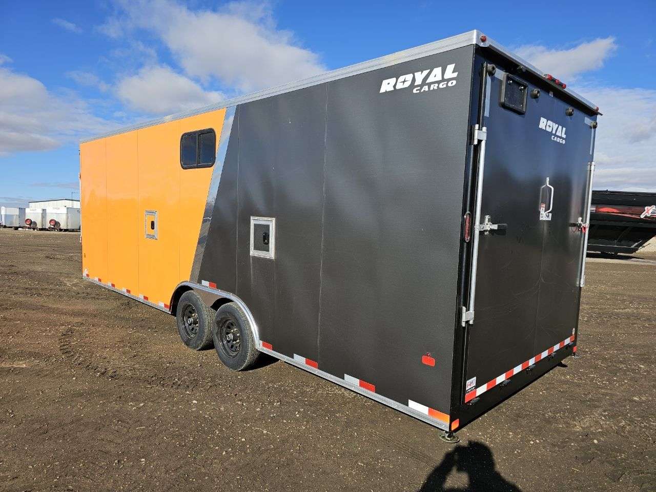 2025 Royal LARSM 8'6" x 24' + V-Nose Toy Hauler