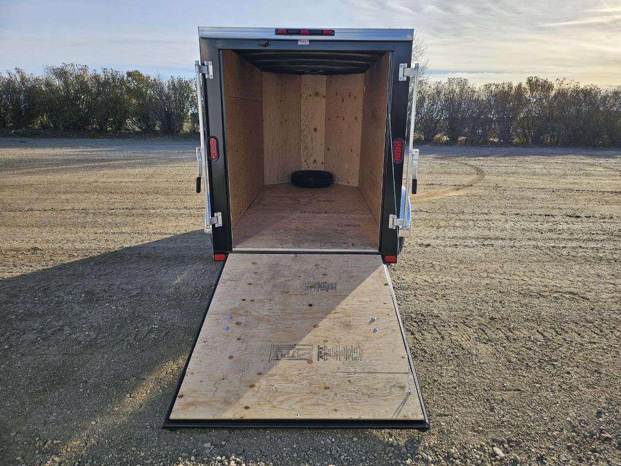 2025 Royal LCH 5' x 10' V-Nose Cargo