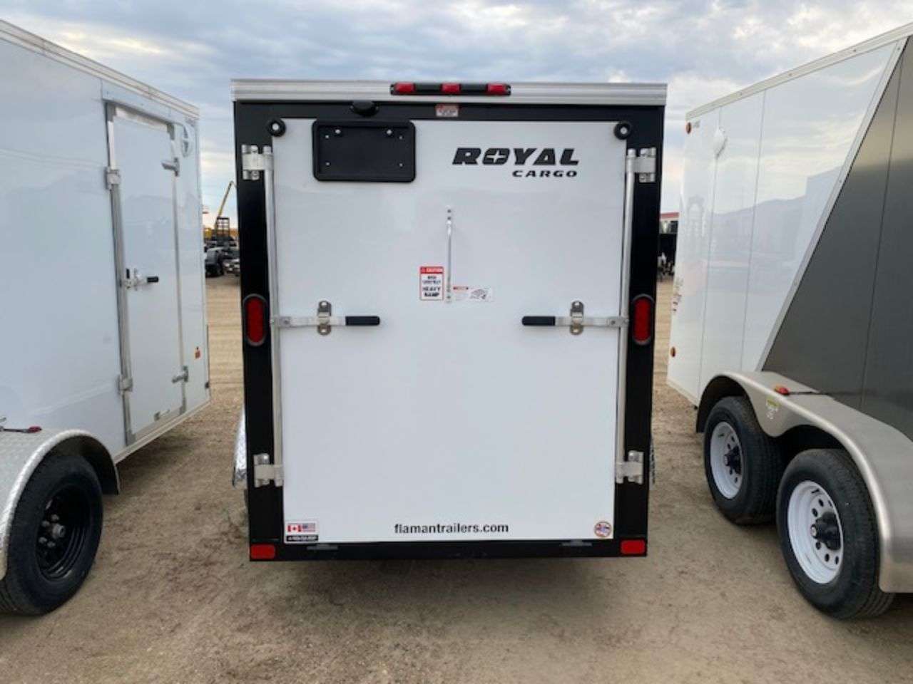 2025 Royal LCH 5' x 10' + V-Nose Cargo